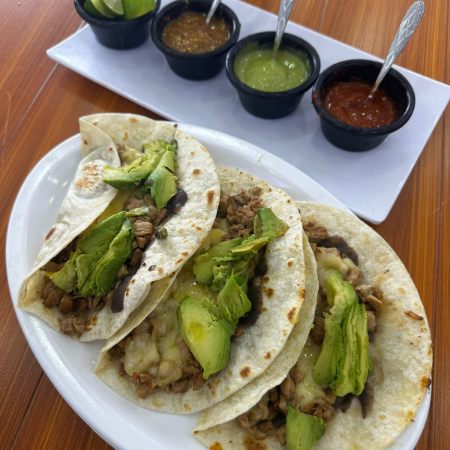 Taco de Harina con Queso