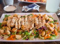 Ensalada César con Pollo