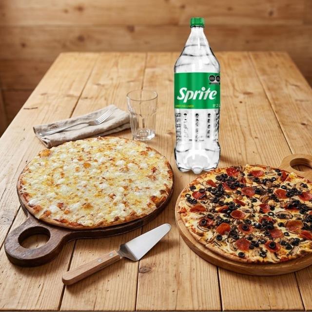 2 PIZZAS ESPECIALES GRANDES Y 1 REFRESCOS 2LT