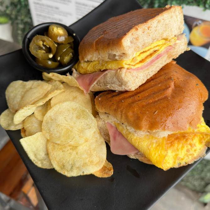 Panini Omelette con Papas