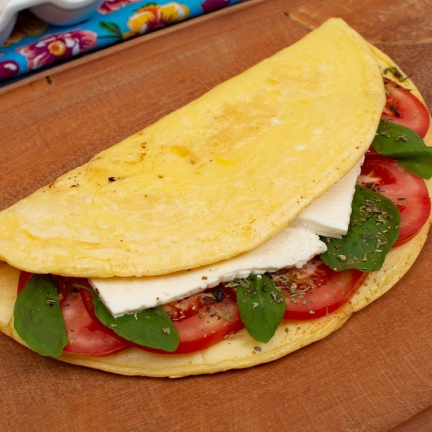 Crepioca de queijo minas e tomate