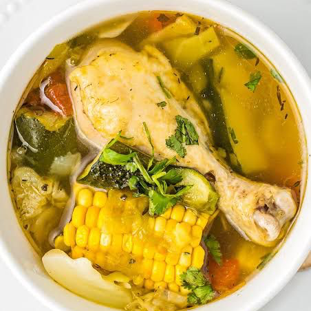 1 Litro de Caldo de Pollo.