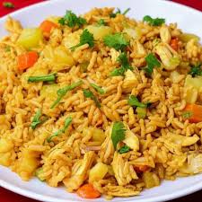 Arroz com Pernil Desossado e Desfiado Delicioso arroz com pernil suculento, totalmente desossado e desfiado, preparado com tempero caseiro e muito sabor. Uma refeição prática, bem servida e irresistível! Porção com aproximadamente 600g.