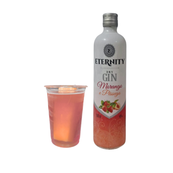 Dose de Gin Eternity Sabor Morango e Pêssego, uma Garrafinha de 200ml com Gin, Energético Baly em uma Garrafinha de 300ml e 1 Gelo de Coco