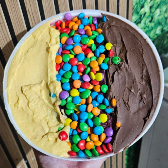 1 litro com: confete, nutella e mousse de maracujá