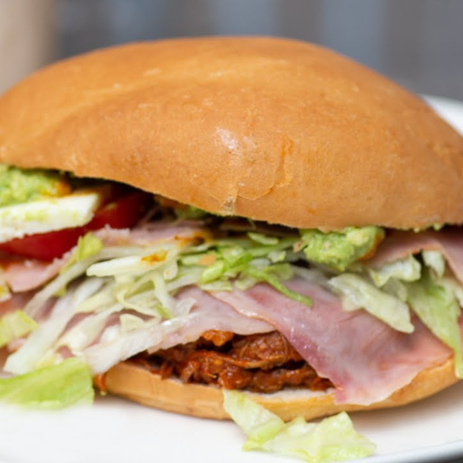 Torta Combinada Pierna con Jamón y Queso Amarillo