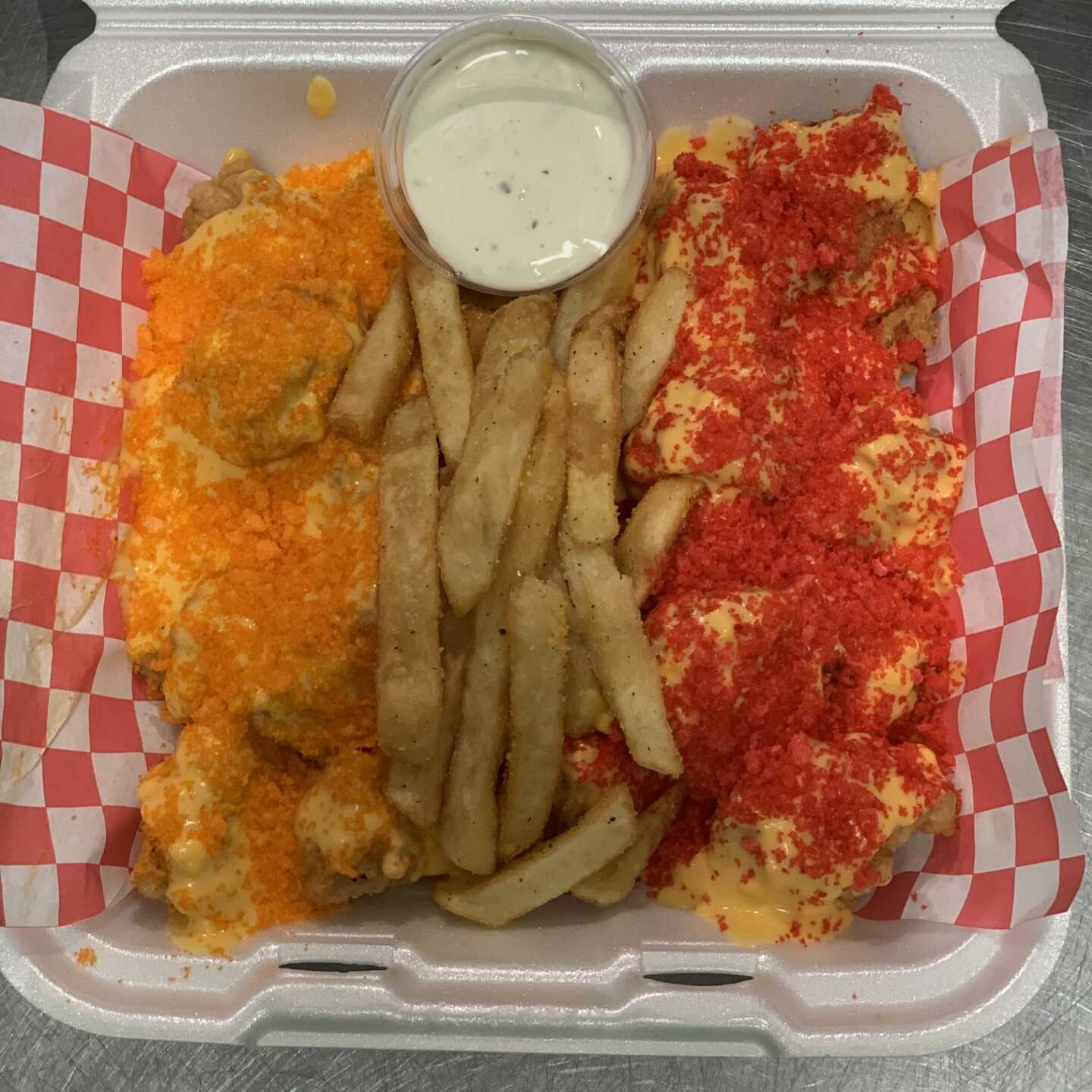 10 Boneles, Cheddar y Polvo de Chetos Flaming Hot