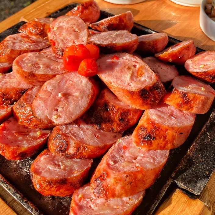 Acompanhamento: Baião de dois, Salada, Tropeiro e Farofa