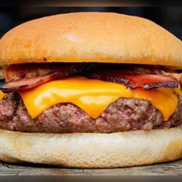 Pão de Hambúrguer, Hambúrguer bovino, Queijo e Bacon