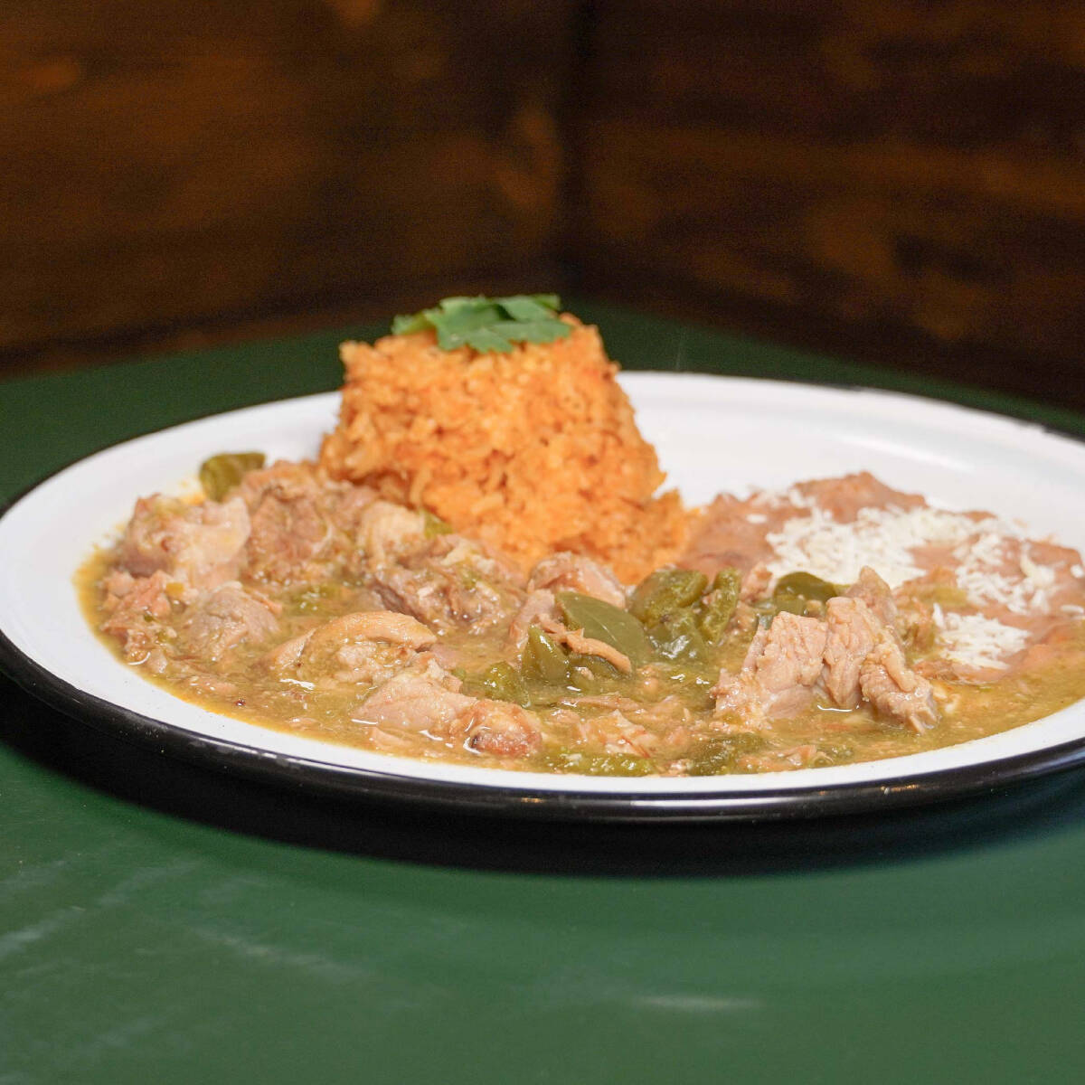 Cerdo en Salsa Verde con Nopales
