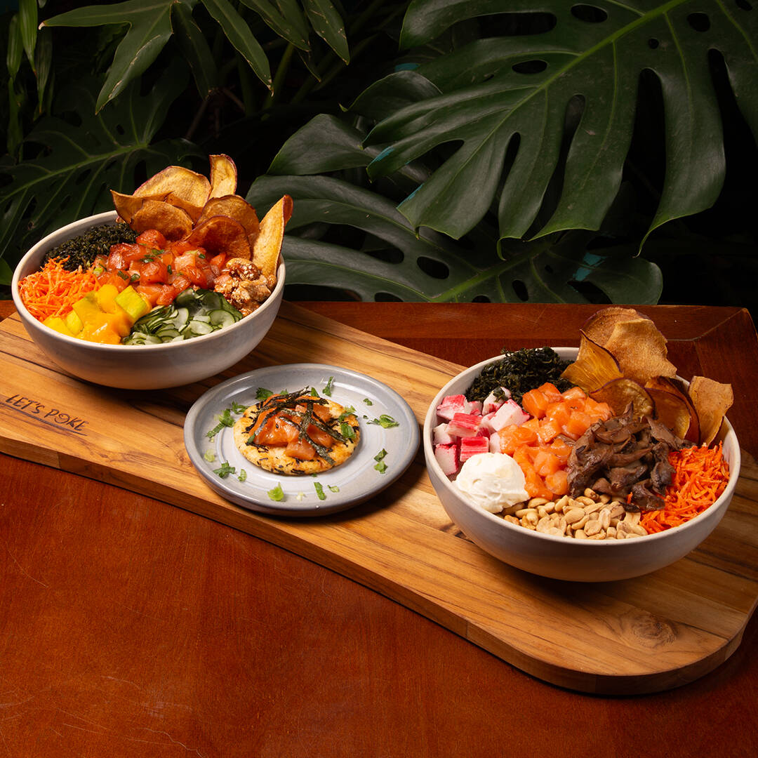 Perfeito para dois! Escolha 2 pokes do chef, acompanha uma entradinha.