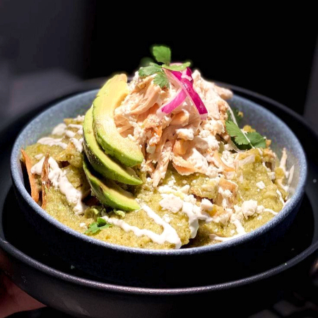 CHILAQUILES VERDES CON BISTEC
