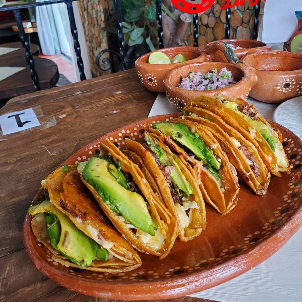 6 QUESABIRRIAS AGUACATE