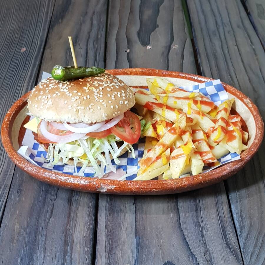 Hamburguesa Sencilla con Papas