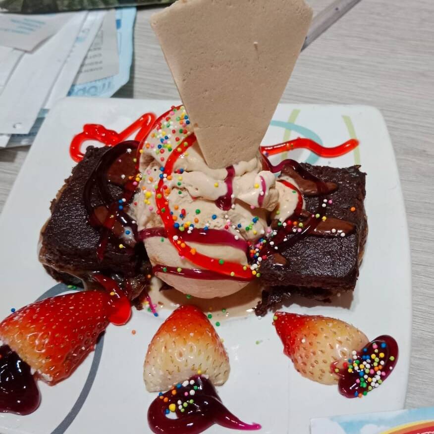 Brownie con Helado