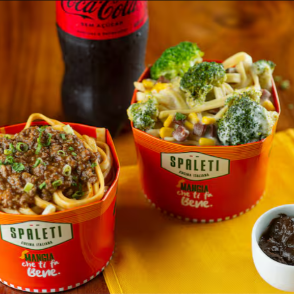 Economize aqui! Escolha 2 opções do seu Spaleti preferido + uma Coca-Cola Média. Compartilhe com seu amigo ou familiar e aproveite essa oferta sensacional!