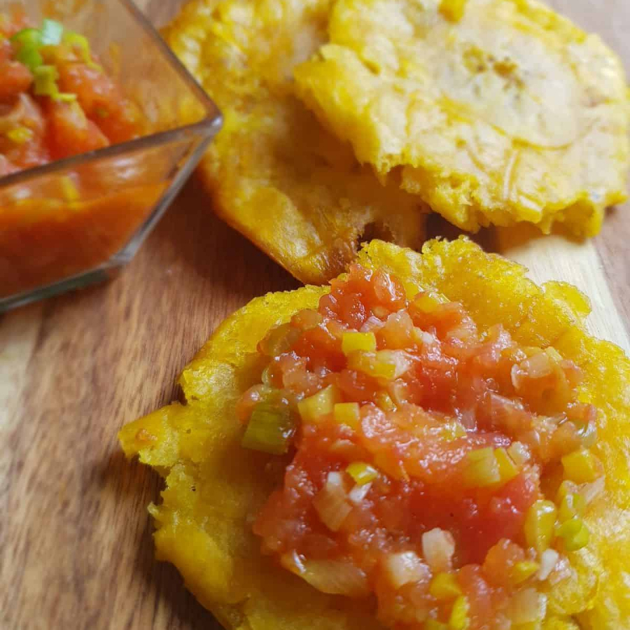 Patacon con Hogao