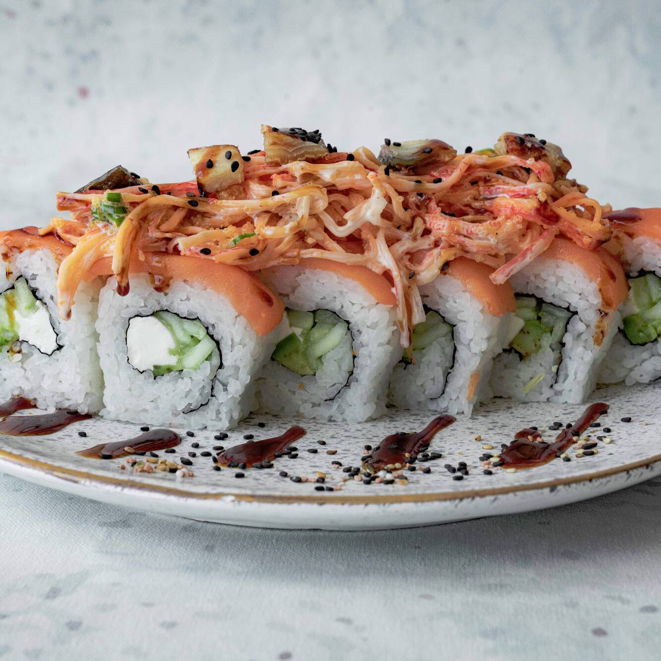 Sake Roll Especial 10 Piezas