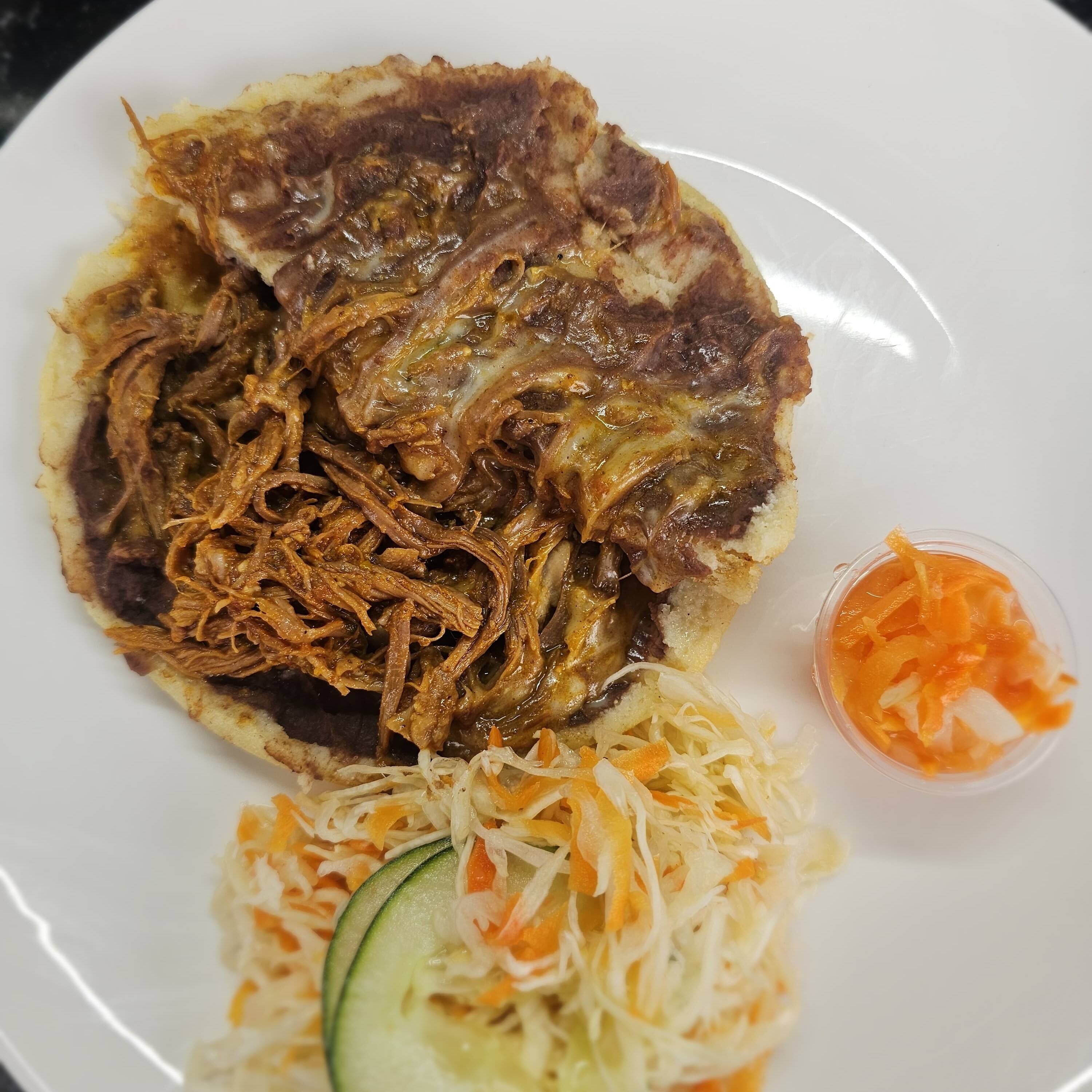 Pupusa de Carne Desmechada