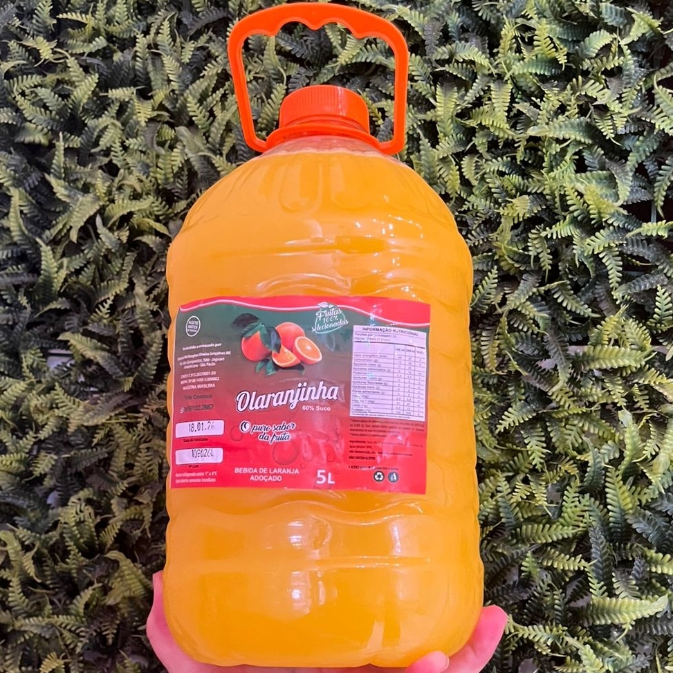 Suco de laranja natural Laranja, água e açúcar O Puro Sabor da Fruta