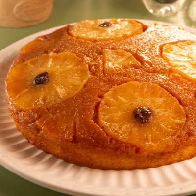 As tortas da Casa de Bolos são grandes e deliciosas, feitas com fruta de verdade e cobertas por uma deliciosa calda de caramelo. Podem ser servidas como sobremesa ou para acompanhar um delicioso chá, sozinha ou com sorvete, uma perfeita combinação.
Verifique a informação nutricional em nosso site.