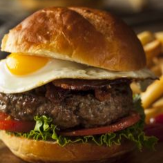 Combo Hamburguesa Criolla De Carne + Papas +Bebida