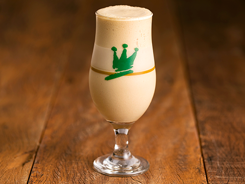 Mate Batido com leite condensado e polpa de fruta.