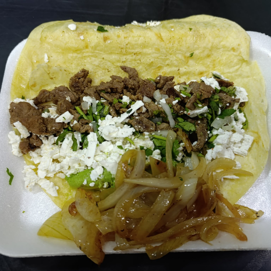 Taco de harina de bistec