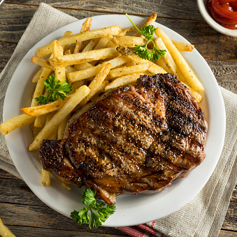 Bistec con Papas Fritas