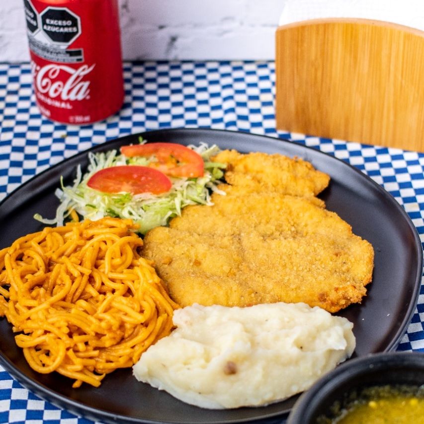 Milanesa de Pollo Empanizada