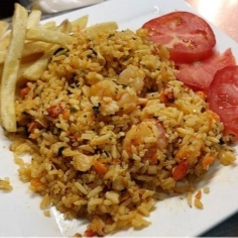 Arroz con Camarones con papas y refresco