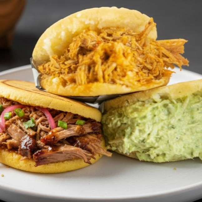 COMBO DE 3 AREPITAS FRITAS RELLENAS