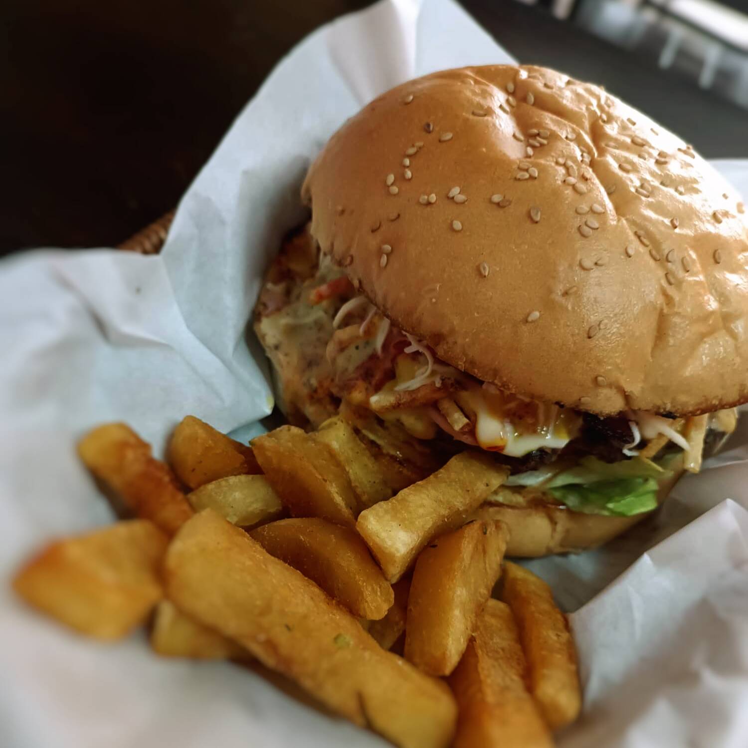 Hamburguesa de Pollo + Papas Fritas