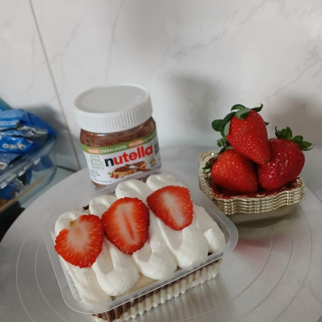 Um delicioso Pave de musse de Ninho, creme de ninho, Biscoito maizena e Nutella. 180g