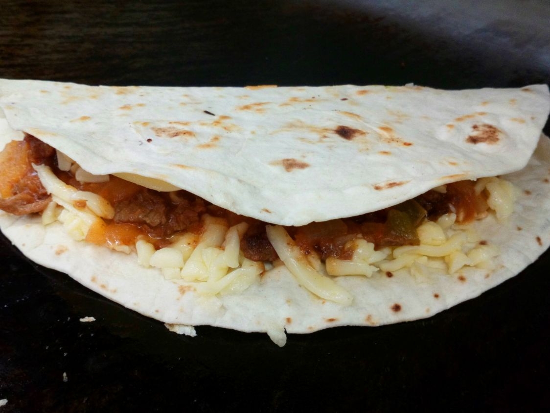 Quesadilla Montada con Guisado