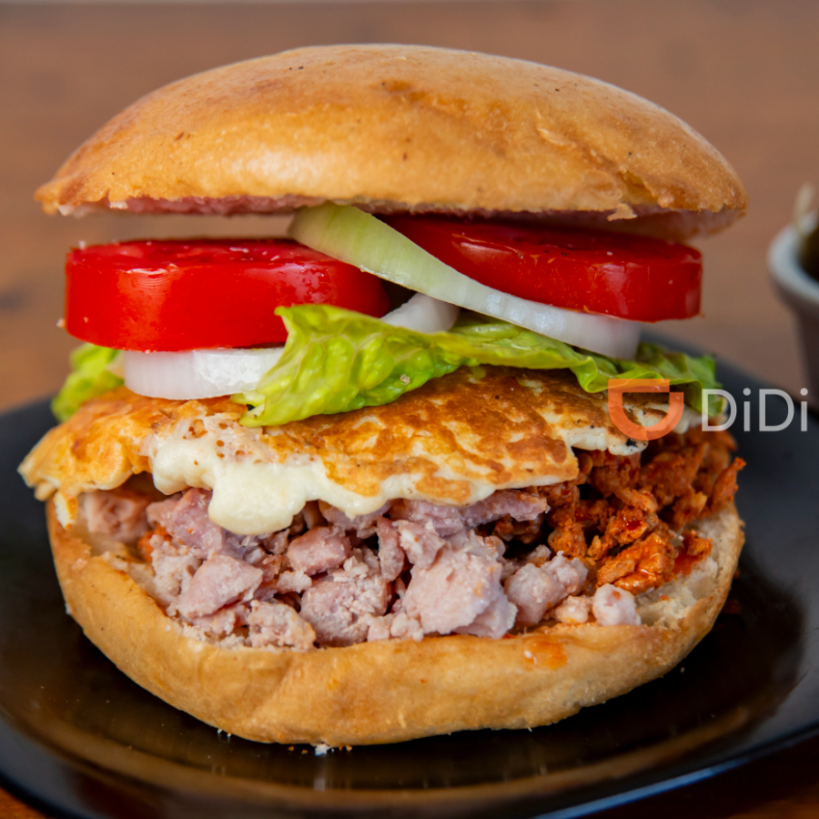 Campechana Burger + jamaica 500 ml
