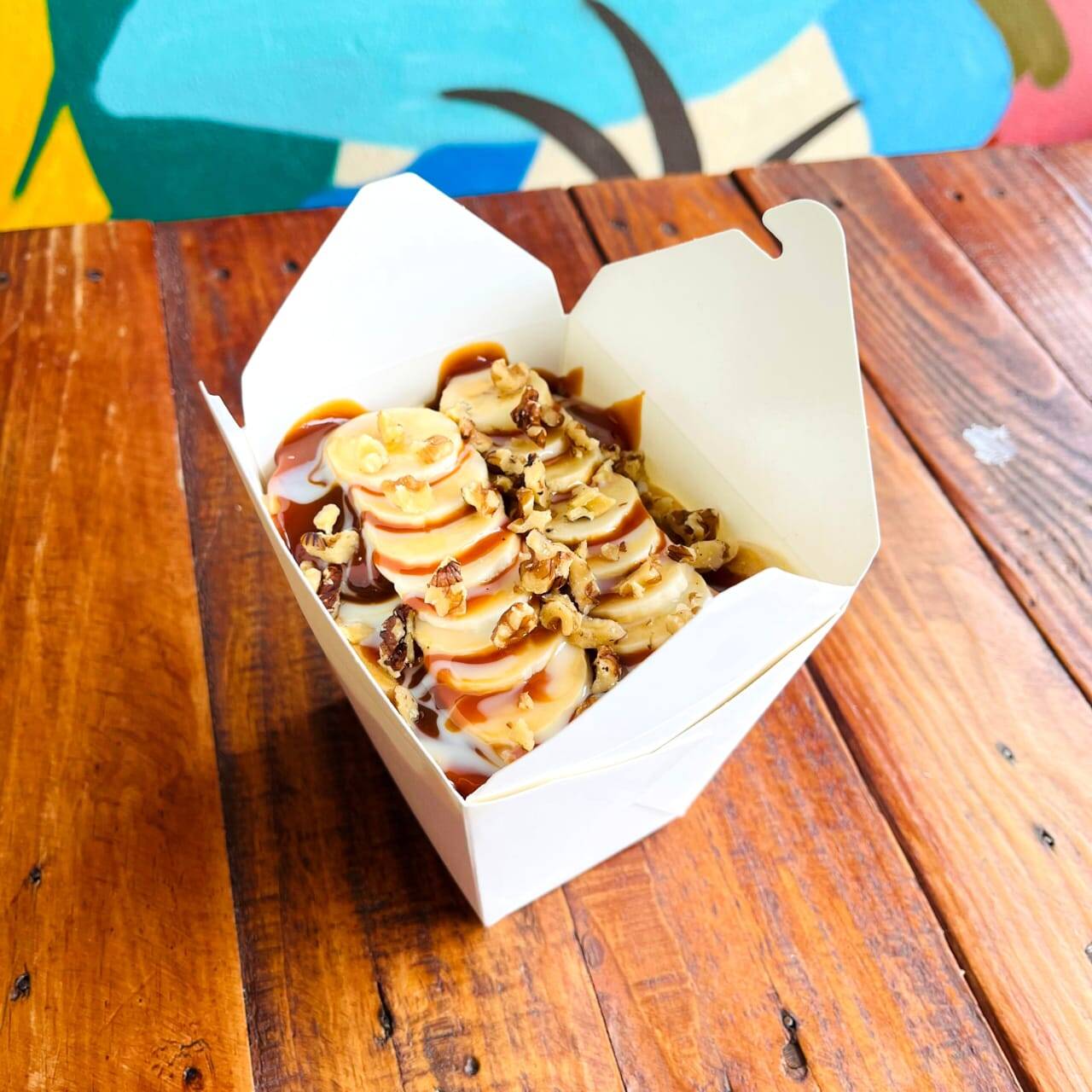 Mini Hot Cakes con Cajeta, Plátano y Nuez