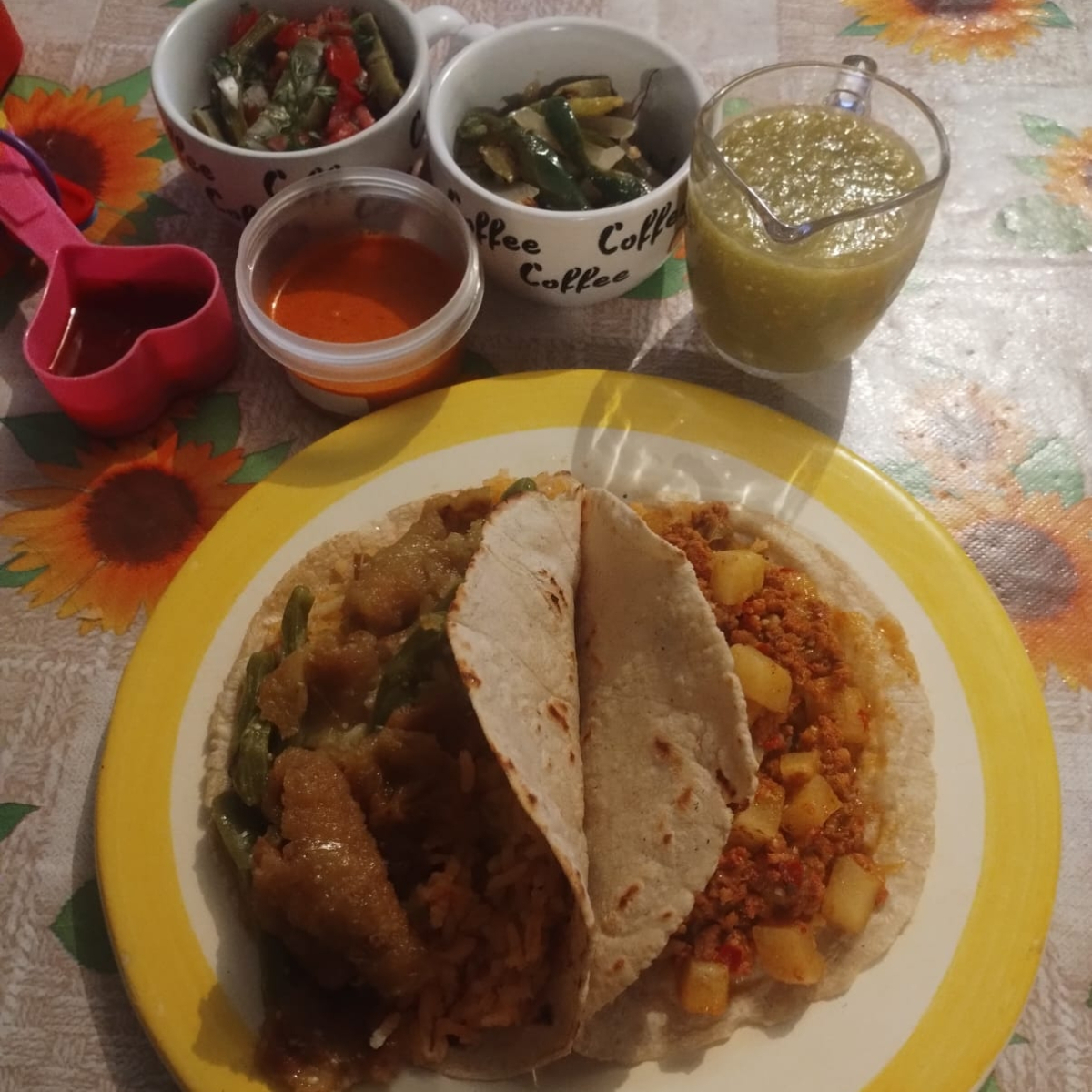 Chicharron en Salsa / Nopales