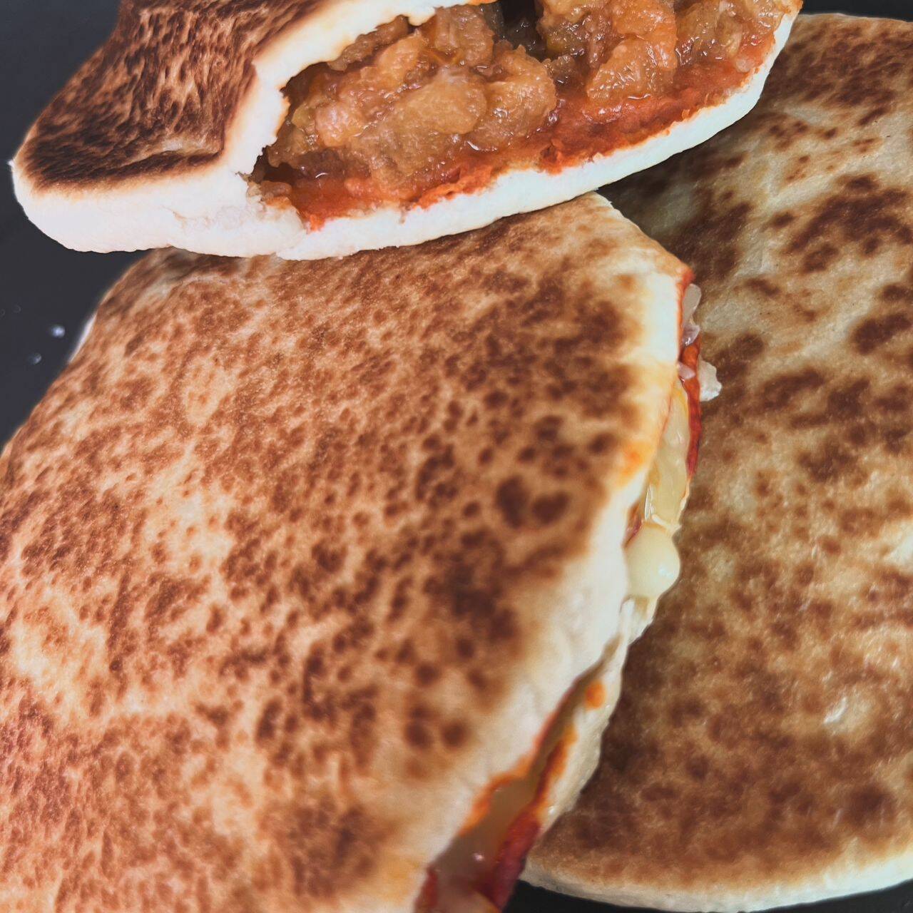 Gordita de Chicharrón con Frijol