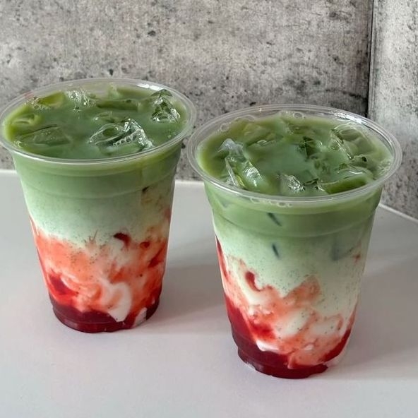 Matcha Strawberry Latte 16 Oz