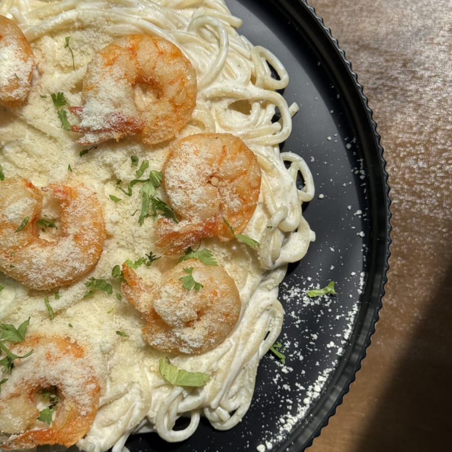 Pasta con Camarones en Crema de Champiñones