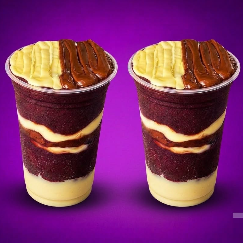 Açaís tradicional com leitinho e creme de avelã.