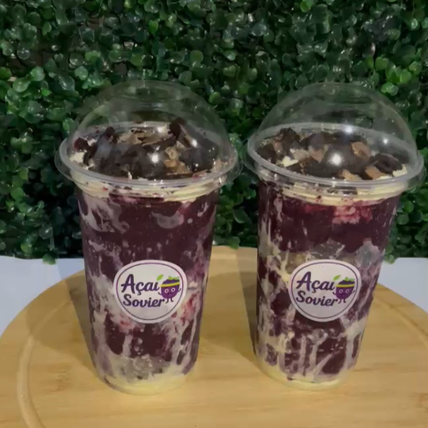 Açaí + leite em pó, leite condensado, Oreo e BIS. Cremoso, doce e irresistível 💜✨