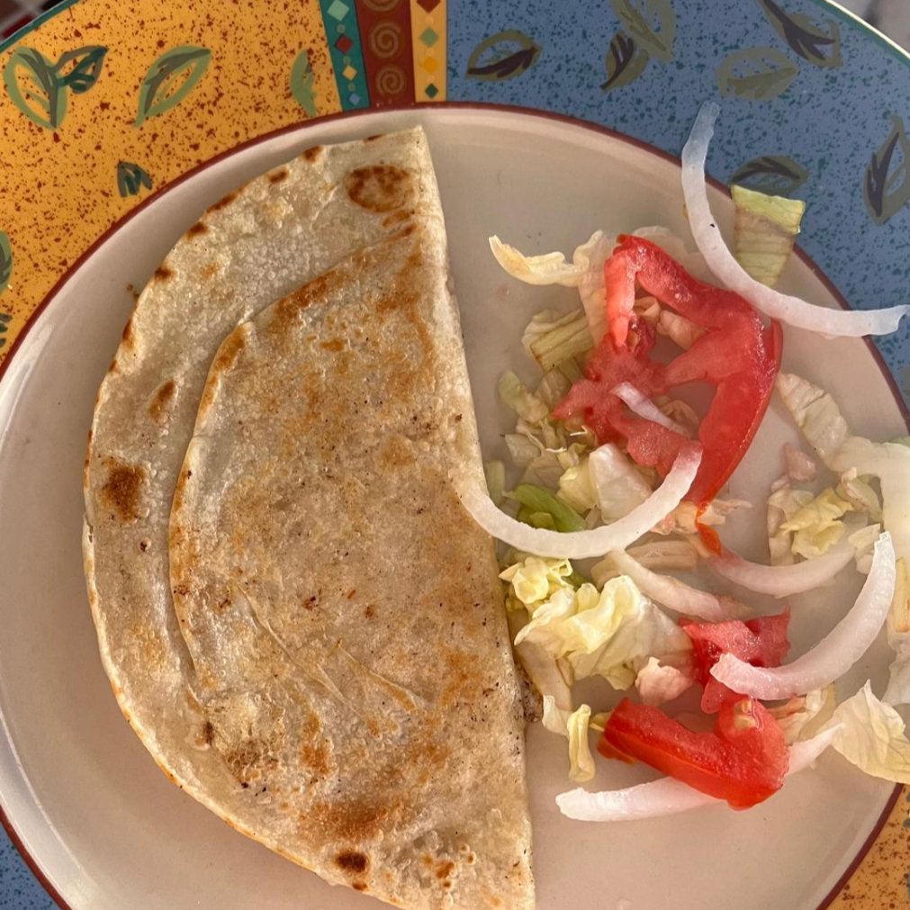 Quesadilla de harina Con pierna