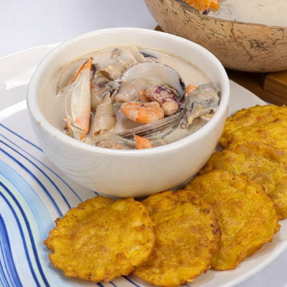 Cazuela de Mariscos (Media)