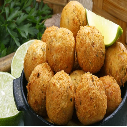 Serve de 4 a 5 pessoas aproximadamente.