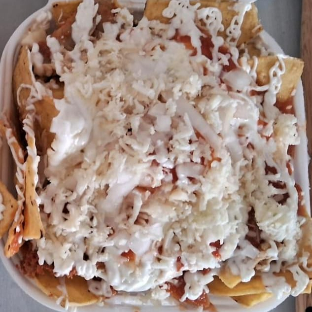 Chilaquiles Rojos con Pollo