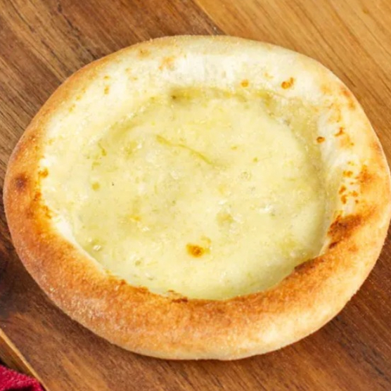 Massa artesanal e muçrela