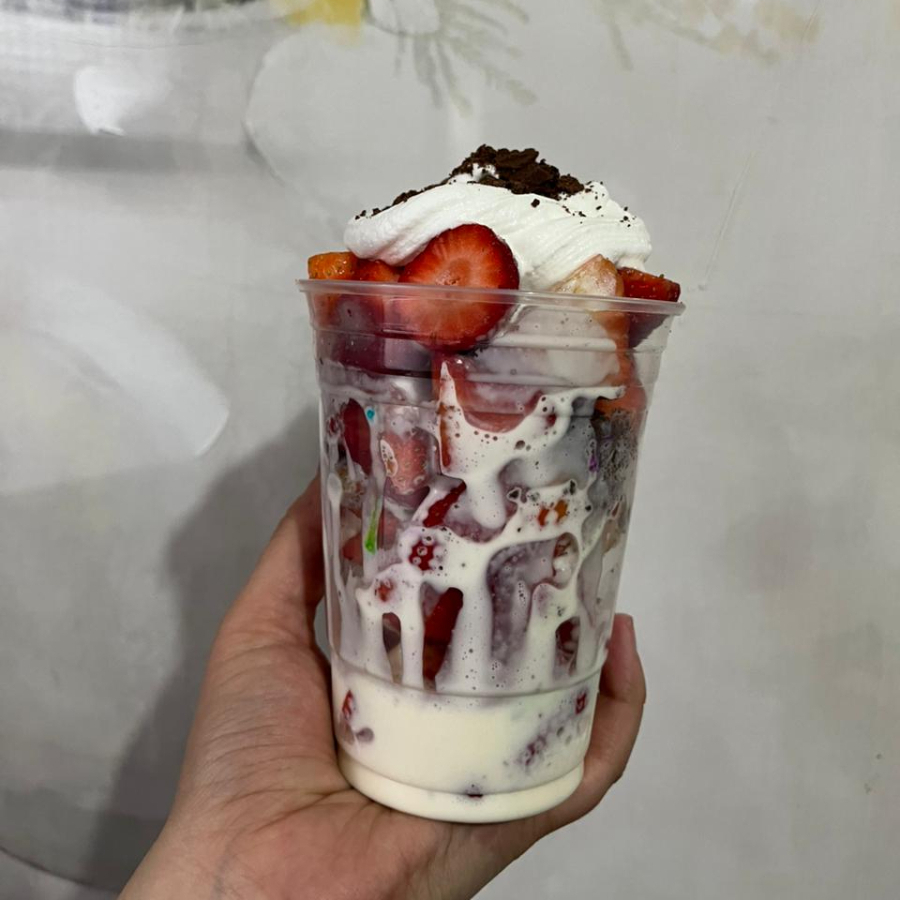 Fresa y Platáno con Crema