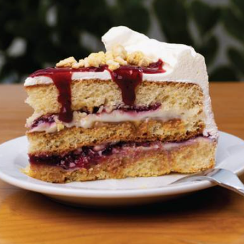 Porción Torta Vainilla Frutos Rojos